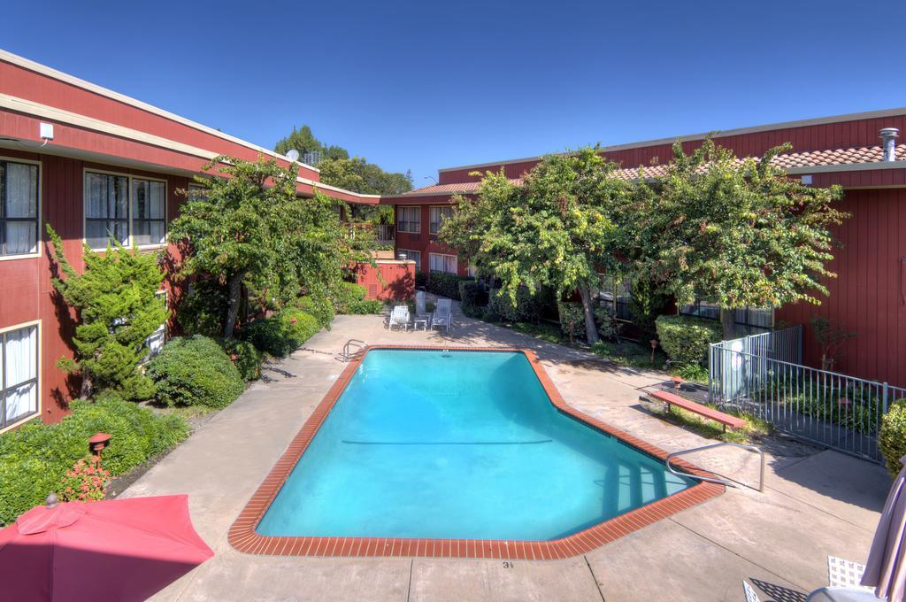 County Inn Mountain View Bagian luar foto